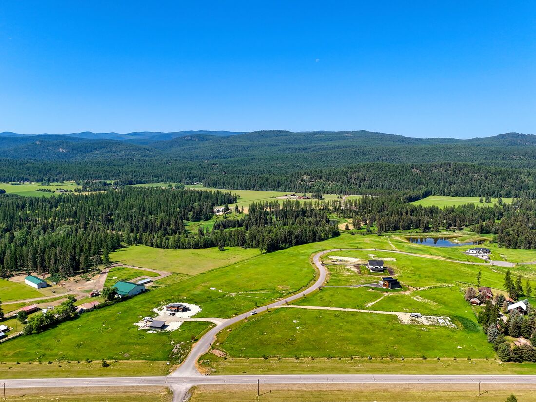 Custom homes in the River Ranch community